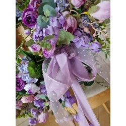 Wianek kwiatowy, wiosenny na drzwi w odcieniach lawendy 50 cm